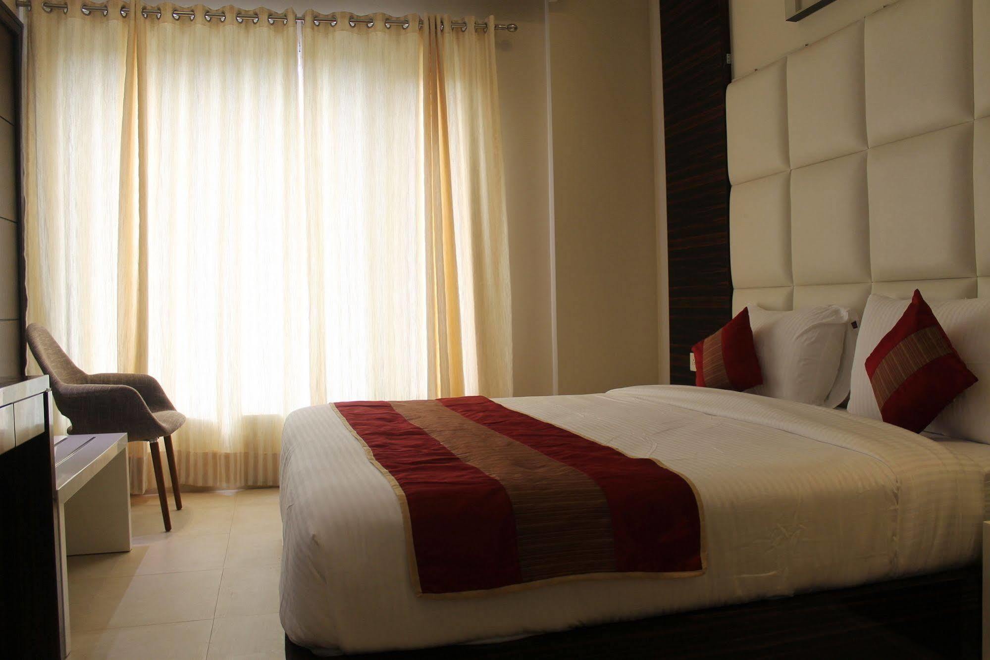 Hotel Gulnar 뉴델리 객실 사진