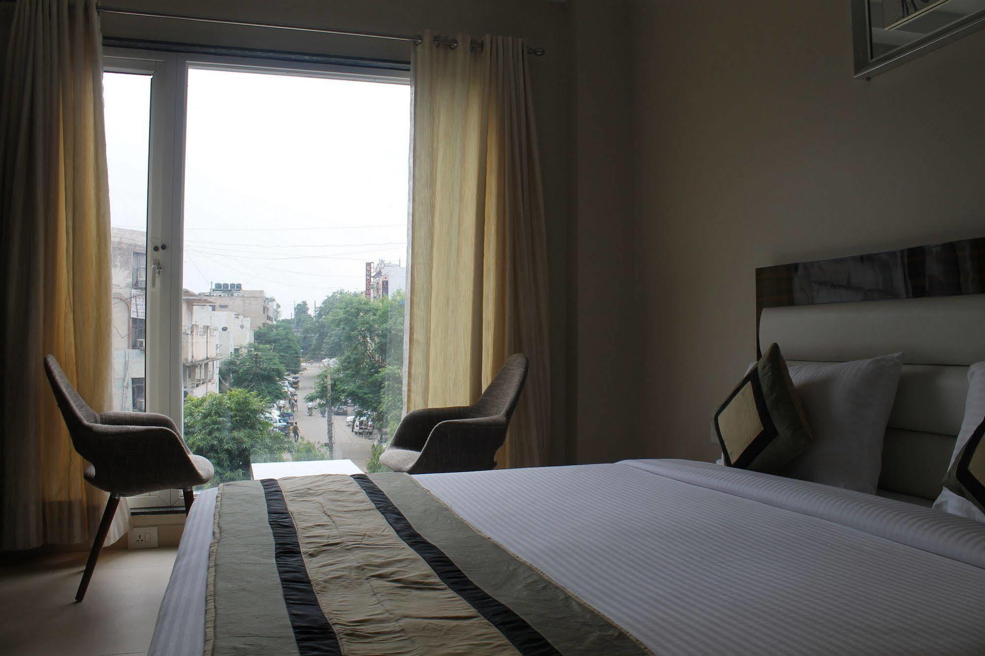 Hotel Gulnar 뉴델리 객실 사진