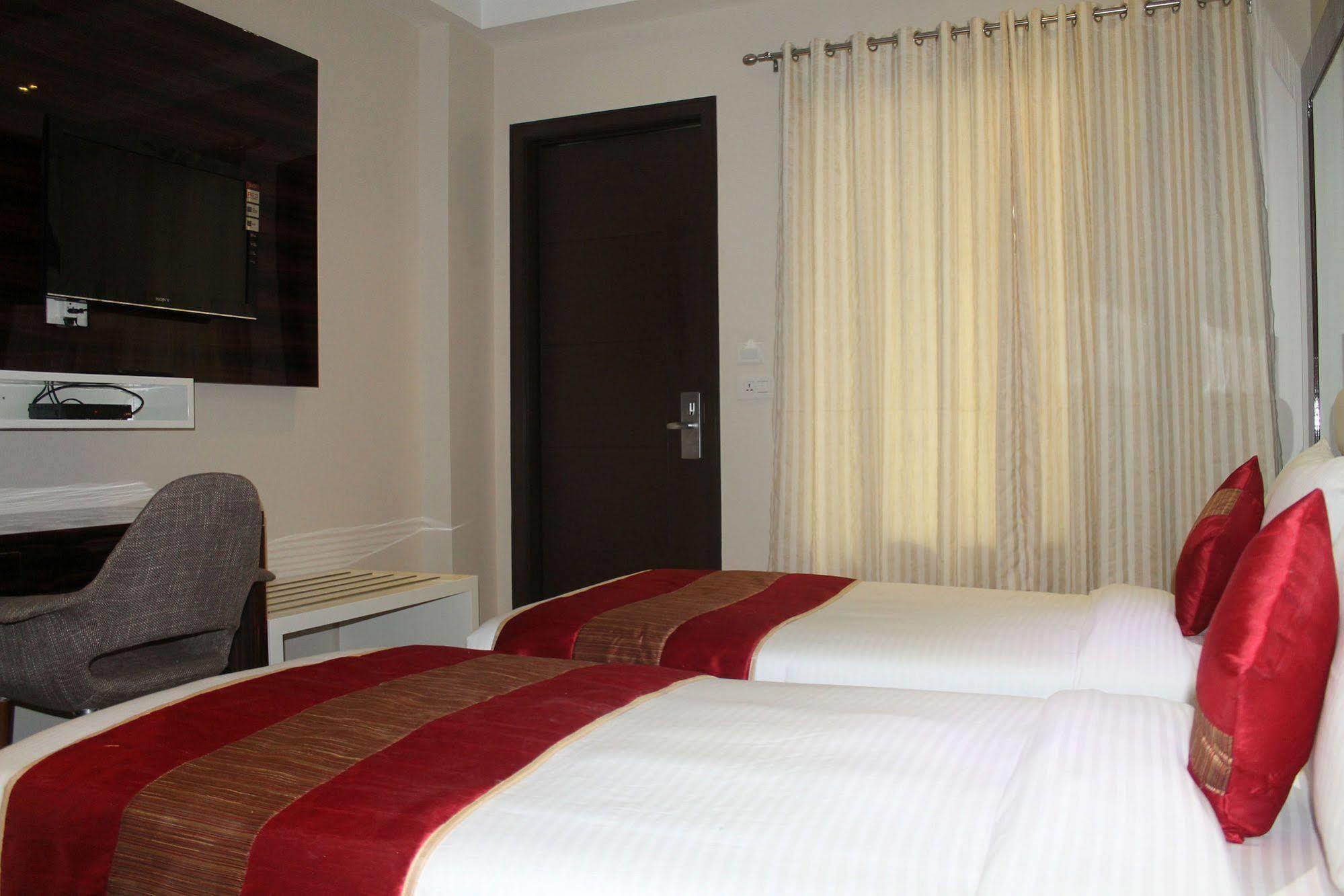 Hotel Gulnar 뉴델리 외부 사진