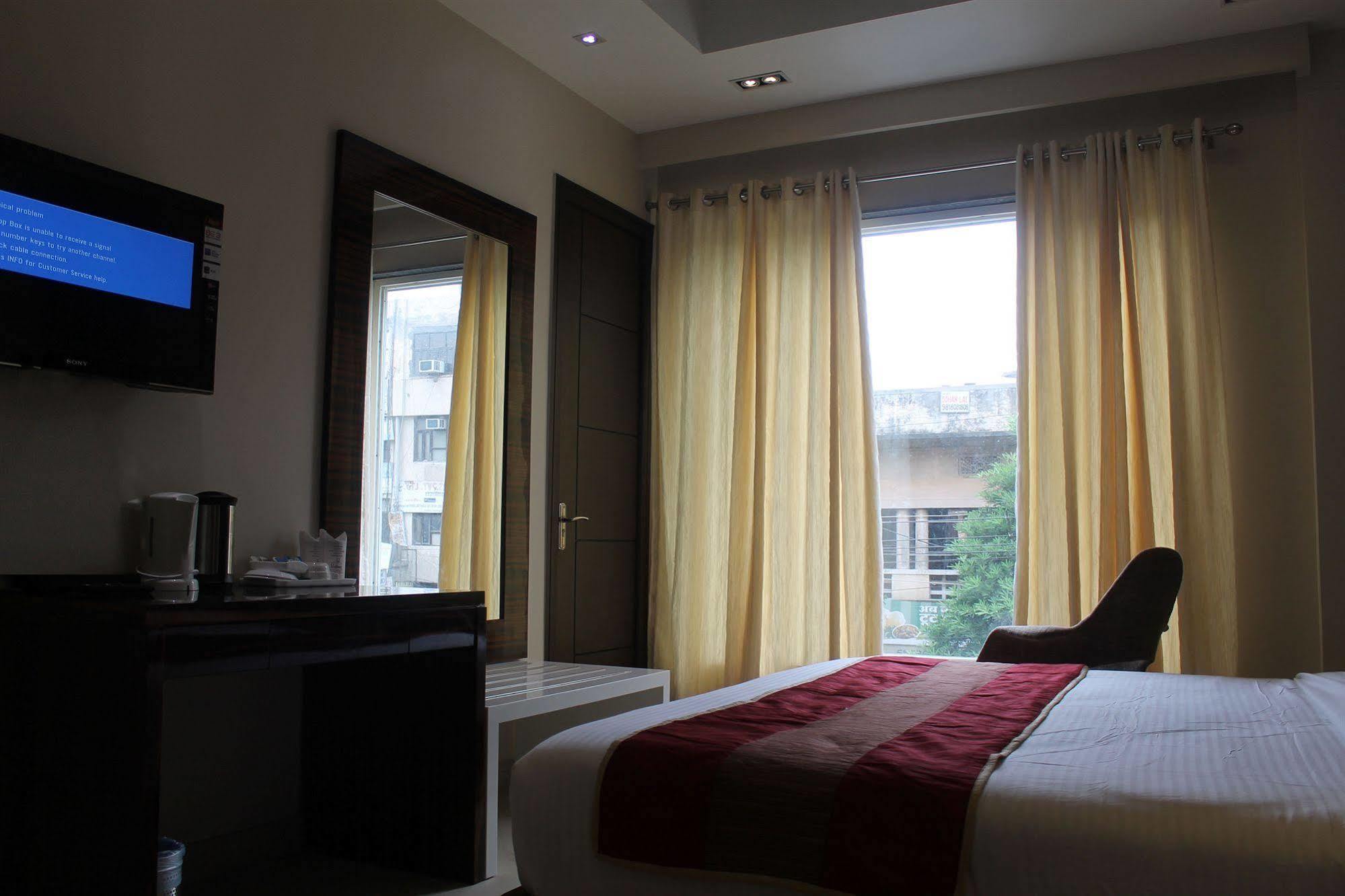 Hotel Gulnar 뉴델리 외부 사진